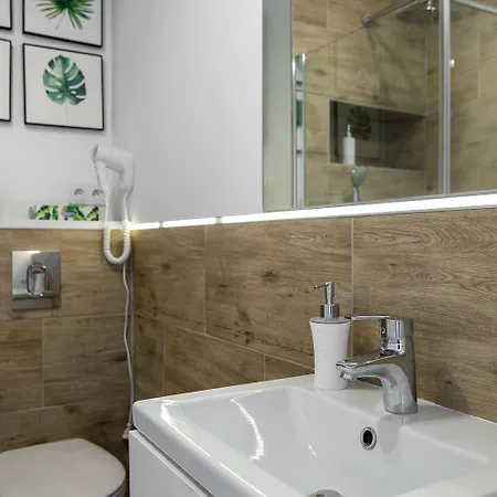Na Deptaku Solo Apartment *