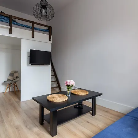 Na Deptaku Solo Apartment
