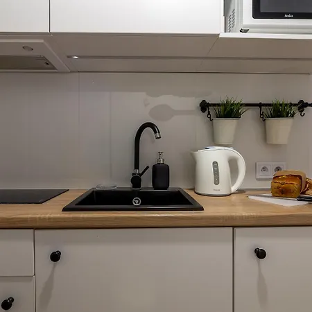 Na Deptaku Solo Apartment *