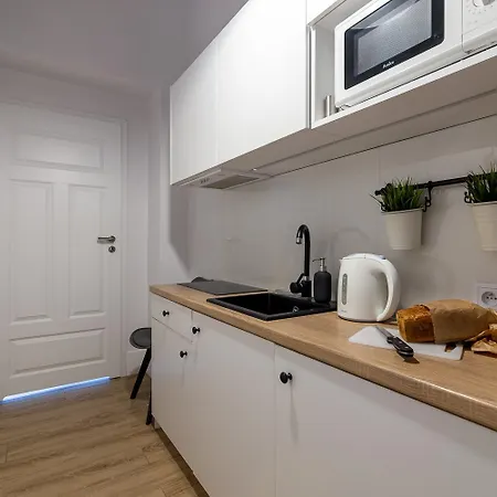 Na Deptaku Solo Apartment